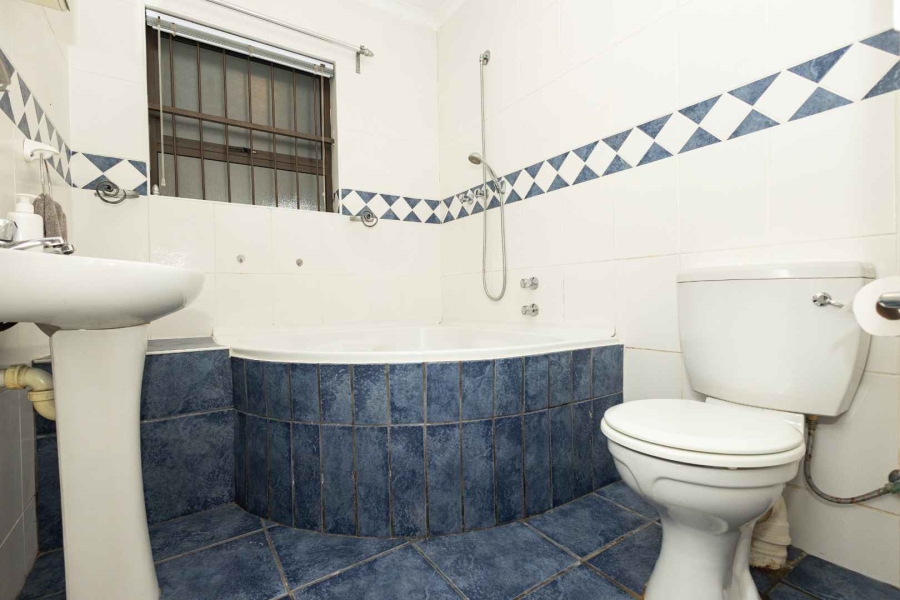 To Let 3 Bedroom Property for Rent in Normandie Western Cape